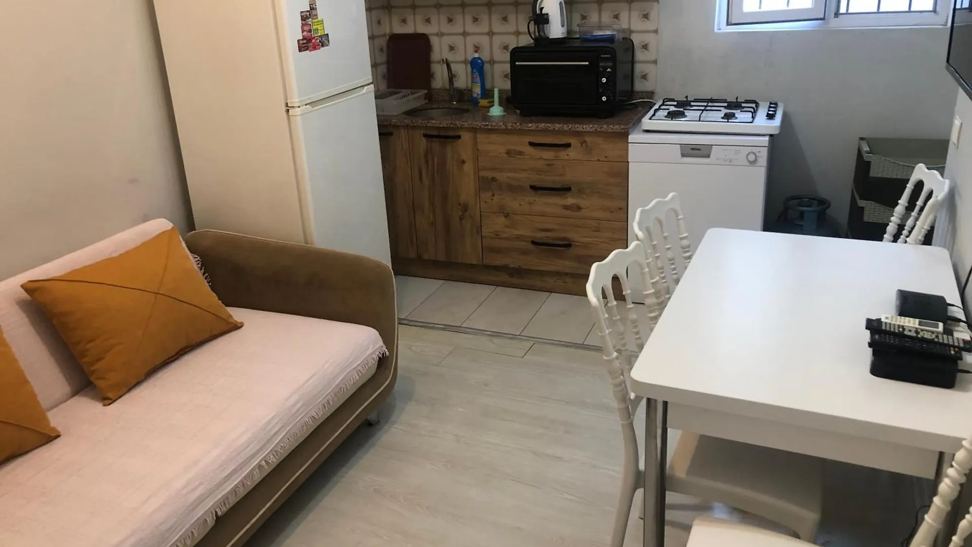 3 Odali Ful Esyali Antalya'Nin Kalbinde Ev